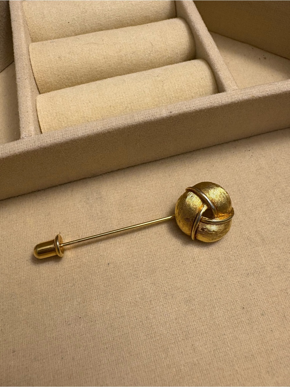 D’ORLAN Gold Knot Stick Pin Brooch - Women's Jewelry